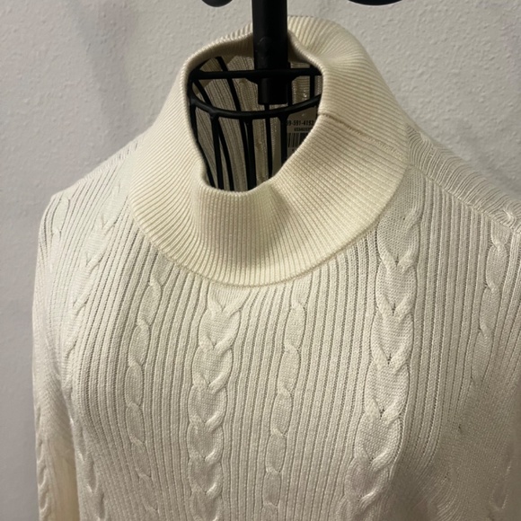 NWT Abercrombie & Fitch White Sweater Dress Size M - Picture 2 of 6